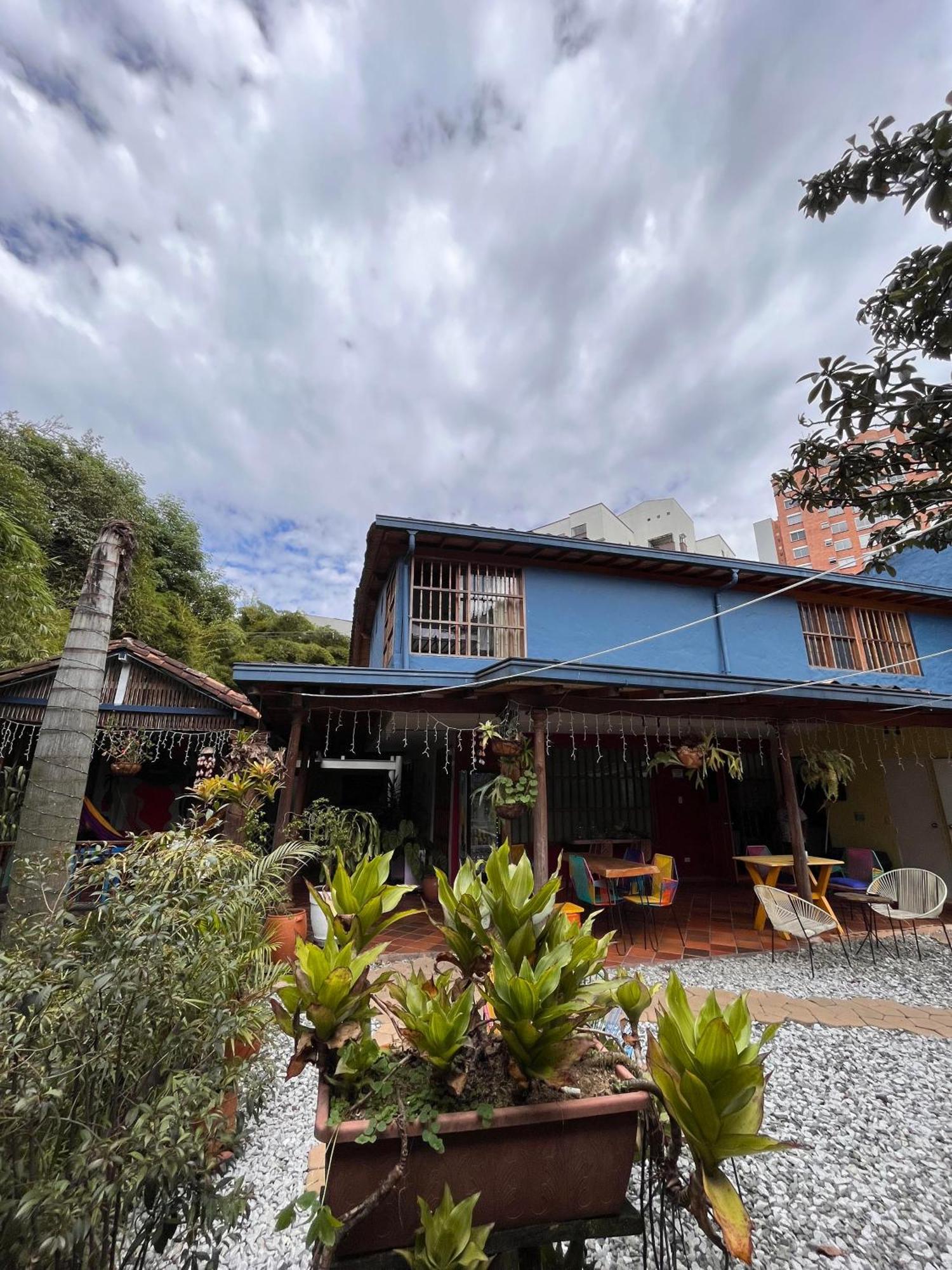 Yolo Hostel Medellin Exterior photo